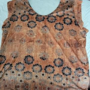 Ladies top new without tags size xl